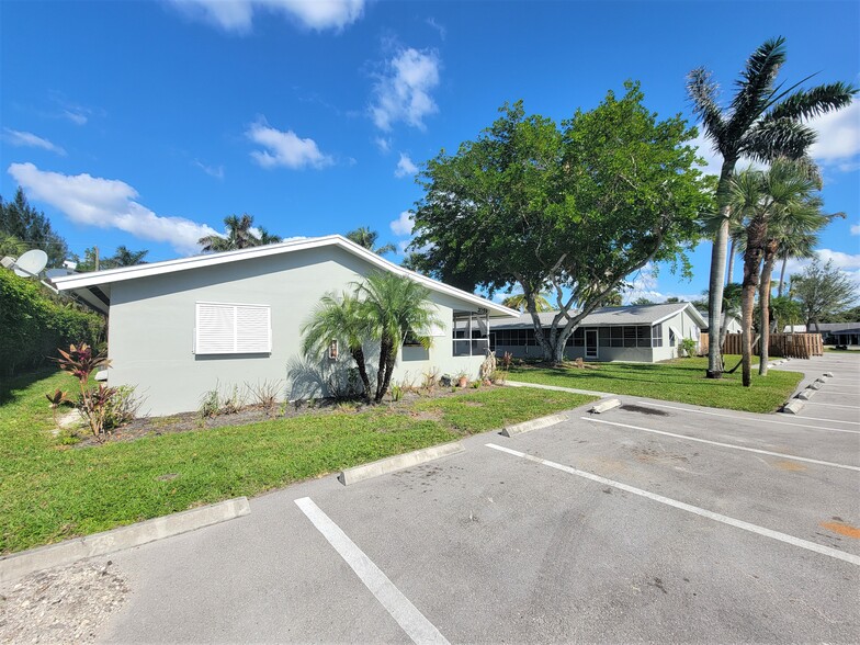 2059 Monroe Ave, Naples, FL for sale - Building Photo - Image 1 of 1