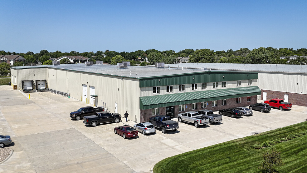 1941 SW 6th St, Lincoln, NE for rent - Building Photo - Image 1 of 22