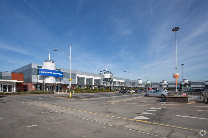 Fort Pky, Birmingham to rent - Building Photo - Image 2 of 11