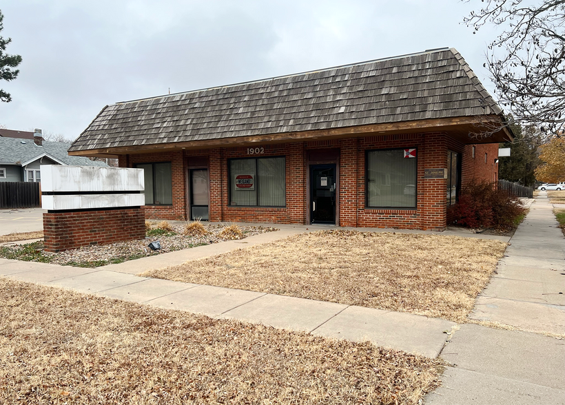 1902 W Douglas Ave, Wichita, KS for sale - Building Photo - Image 1 of 1