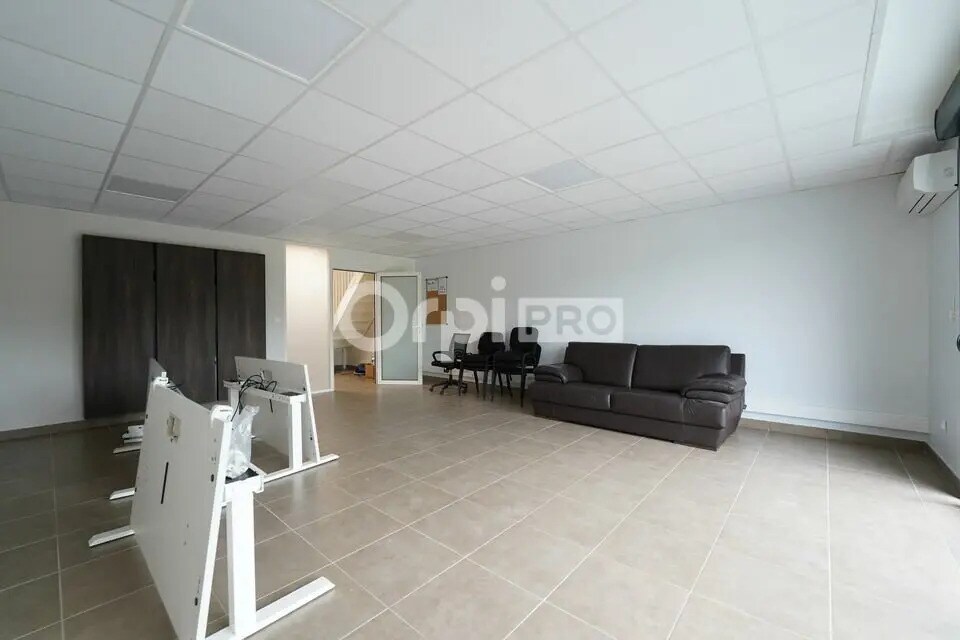 Office in Marcilly-d'Azergues to rent Primary Photo- Image 1 of 6