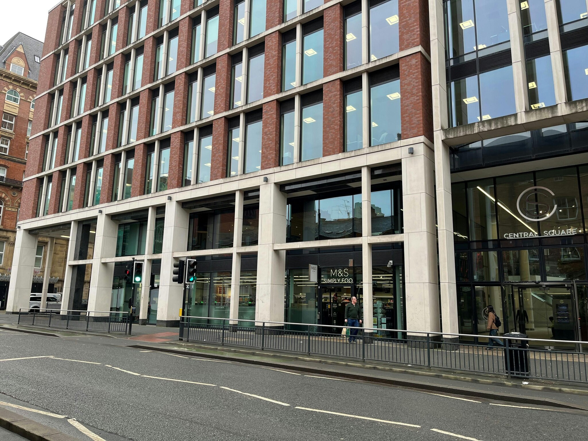 29 Wellington St, Leeds to rent Building Photo- Image 1 of 2