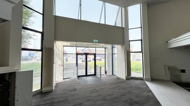 2 Farmley Rd, Newtownabbey to rent Interior Photo- Image 2 of 3