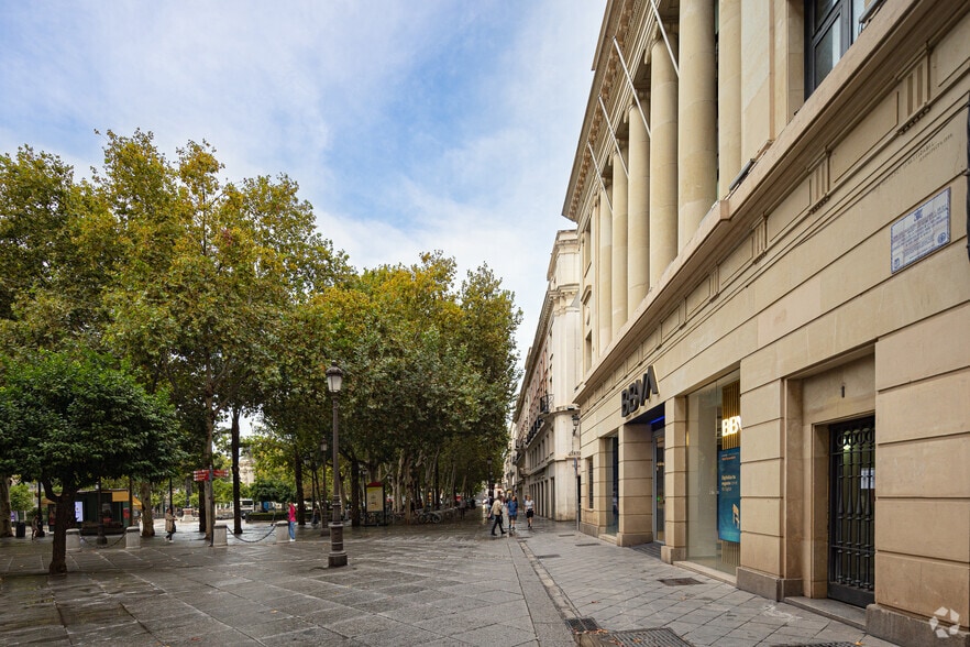 Calle Granada, 1, Seville, Sevilla to rent - Building Photo - Image 3 of 3