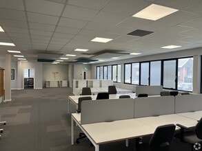 Enterprise Way, Dunfermline to rent Interior Photo- Image 2 of 4