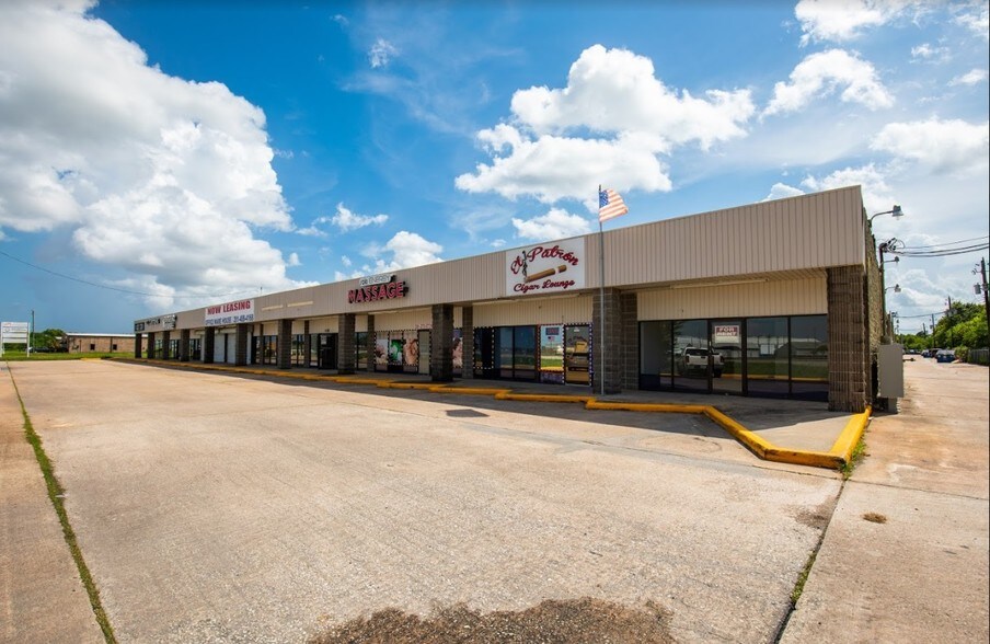 12430 Highway 3, Webster, TX for sale - Primary Photo - Image 1 of 1