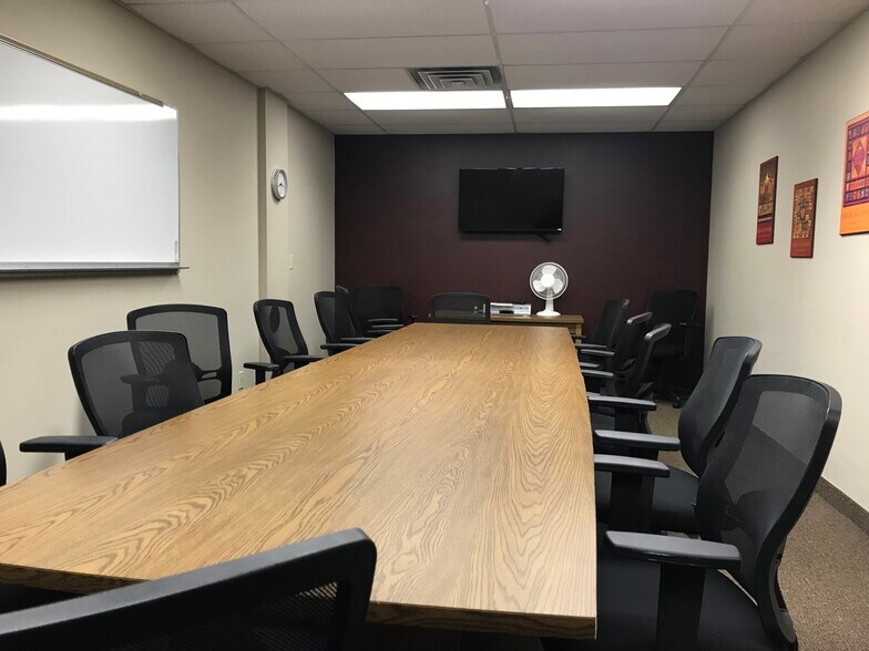 101 Nob Hill Rd, Madison, WI to rent - Interior Photo - Image 3 of 4