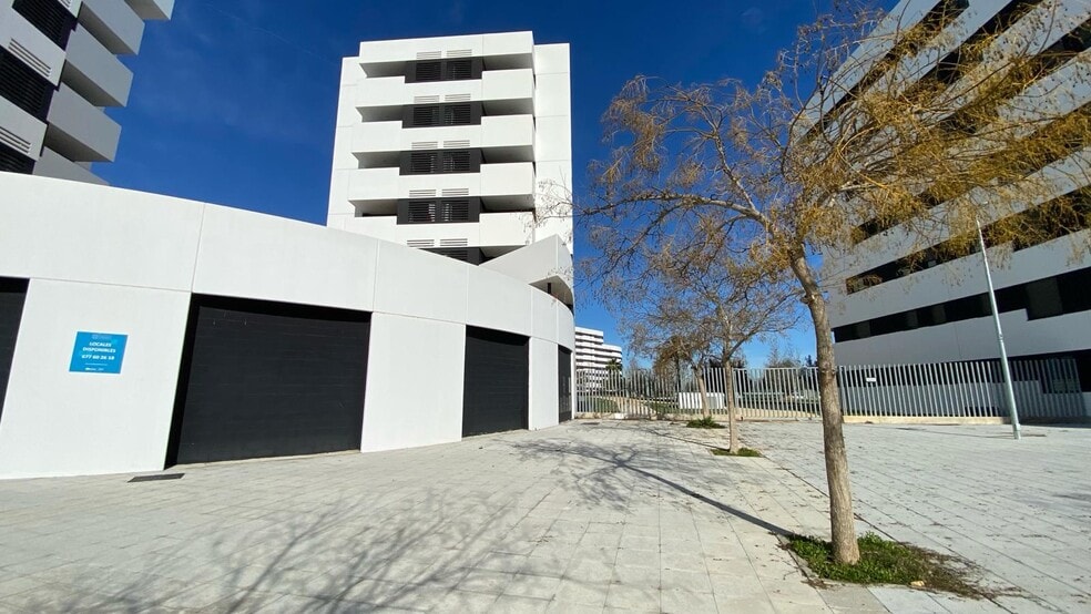 Calle Francisco González García, 3, Seville, Sevilla to rent - Building Photo - Image 3 of 6