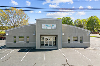 More details for 2105 Northwest Blvd, Newton, NC - Office for Sale