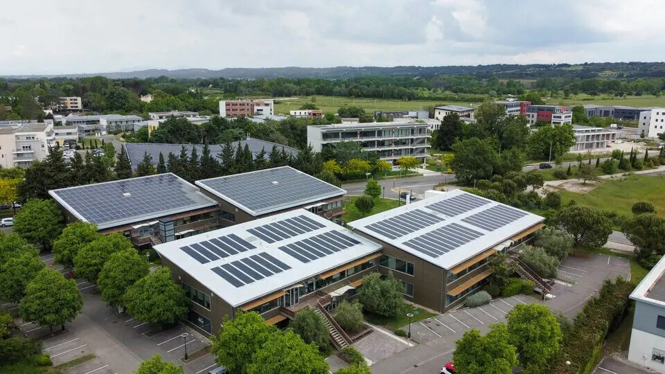 Office in Avignon to rent - Aerial - Image 1 of 9