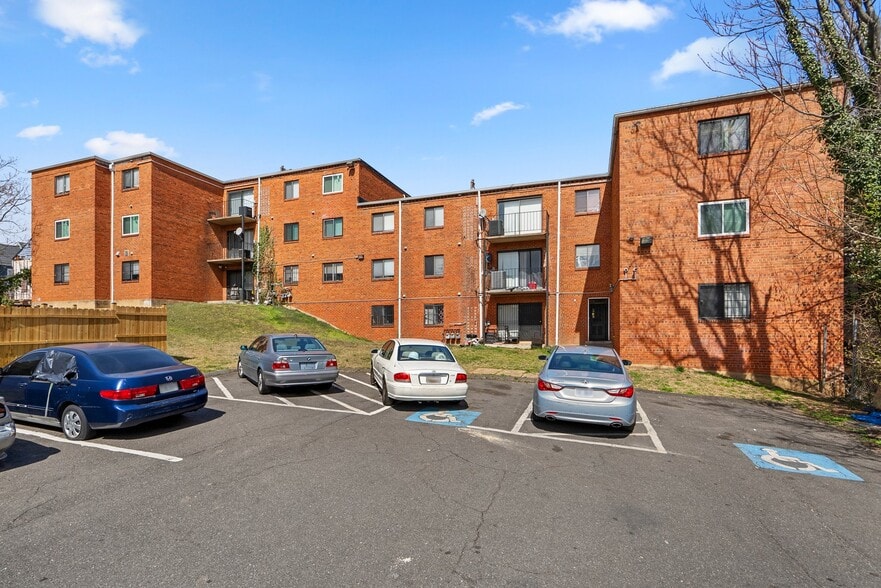 5105-5109 F St SE, Washington, DC for sale - Building Photo - Image 2 of 11