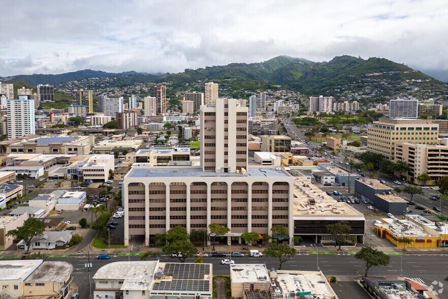 1314 S King St, Honolulu, HI for rent - Building Photo - Image 2 of 7