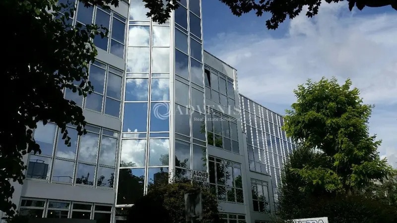 Office in Vélizy-Villacoublay to rent - Building Photo - Image 2 of 4