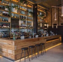 Retail in Madrid, Madrid to rent Interior Photo- Image 1 of 1