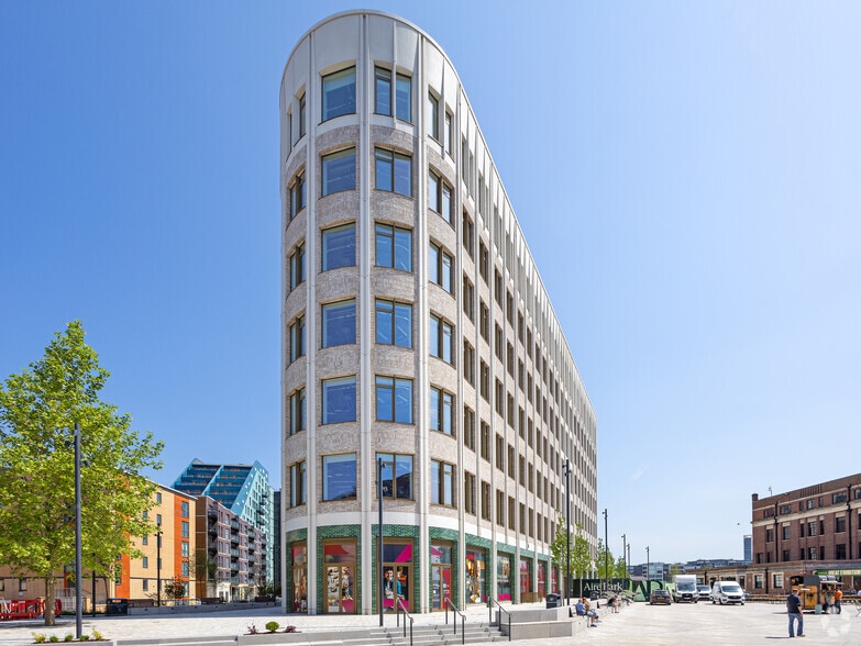 20 Great Wilson St, Leeds to rent - Building Photo - Image 2 of 3
