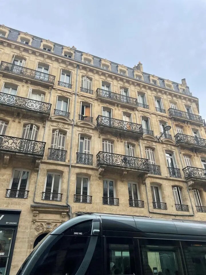 Office in Bordeaux to rent Building Photo- Image 1 of 15