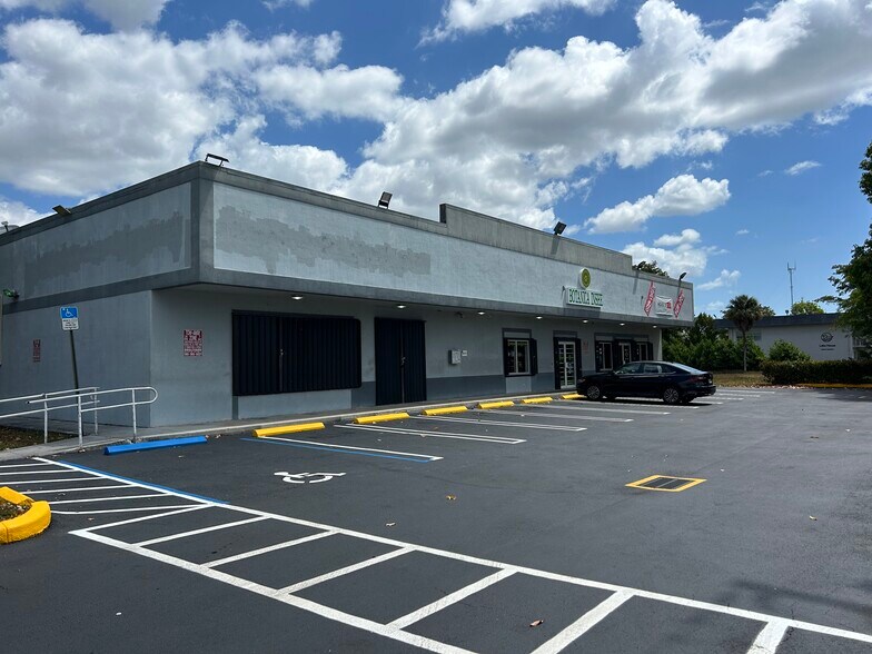 2675 NW 207th St, Miami Gardens, FL for rent - Building Photo - Image 2 of 2