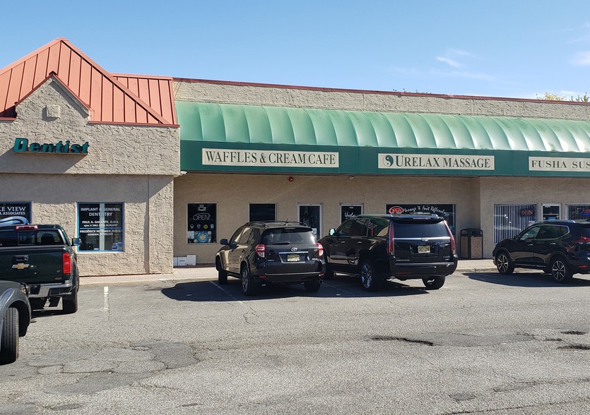 Retail in Parsippany, NJ for sale - Primary Photo - Image 1 of 1