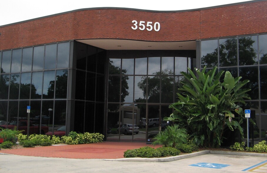 3550 W Waters Ave, Tampa, FL for rent - Building Photo - Image 1 of 2