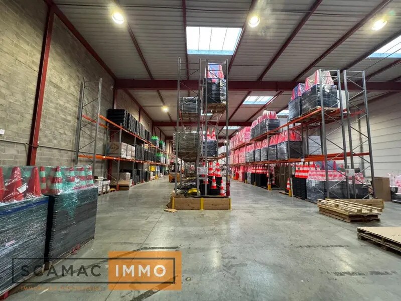 Industrial in Combs-la-Ville to rent Building Photo- Image 1 of 9