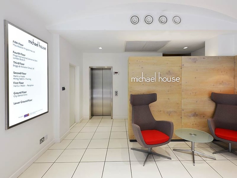 35 Chiswell St, London for rent - Lobby - Image 3 of 9