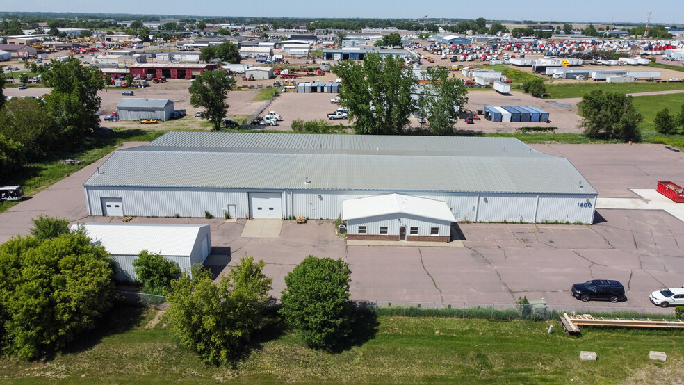 1400 E Benson Rd, Sioux Falls, SD for rent - Building Photo - Image 2 of 8