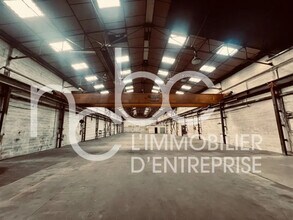 Light Industrial in Chassieu to rent Interior Photo- Image 1 of 6