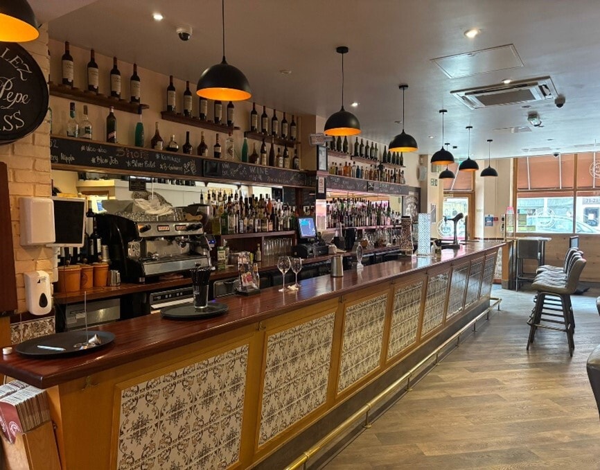 8 Croydon Rd, Caterham to rent Interior Photo- Image 1 of 6