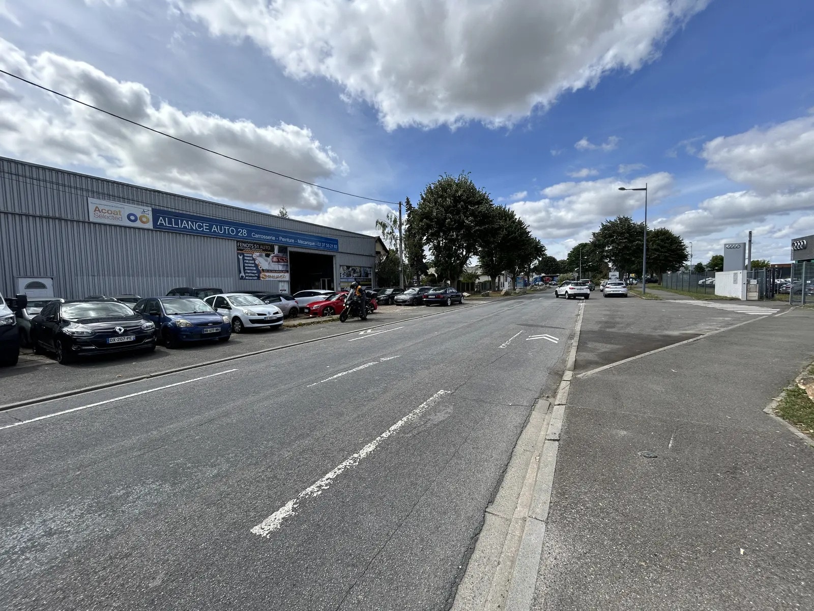 51 Avenue Des Fenots, Dreux for sale Building Photo- Image 1 of 9