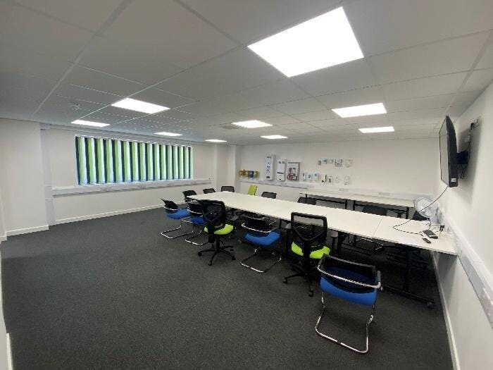 Woodlands Ln, Bradley Stoke to rent - Building Photo - Image 2 of 3