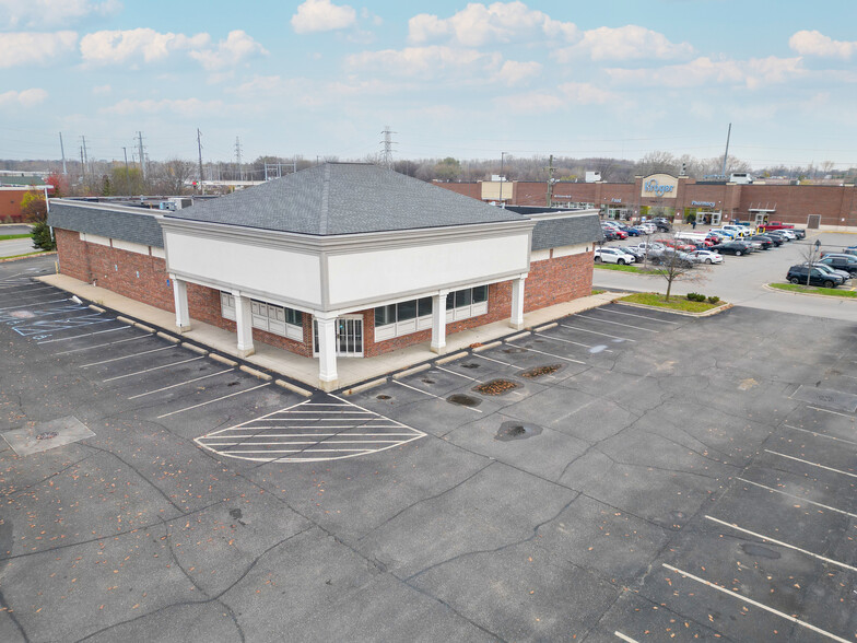 22000 Ecorse Rd, Taylor, MI for rent - Building Photo - Image 1 of 3