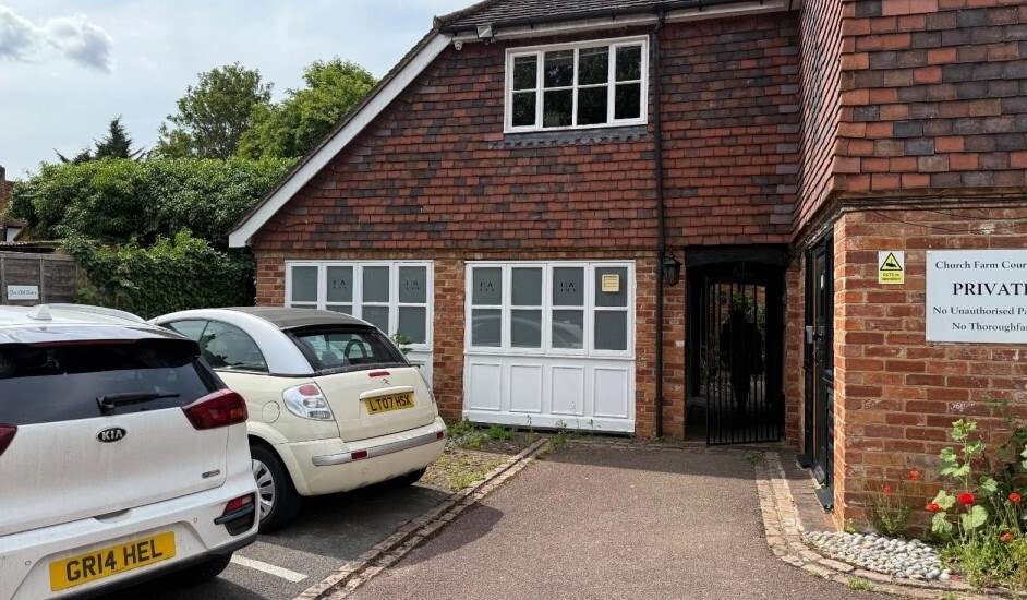 High St, Chalfont St Giles to rent Building Photo- Image 1 of 4