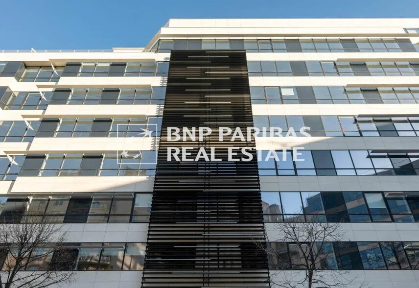 4 Rue Mozart, Clichy to rent - Building Photo - Image 2 of 17