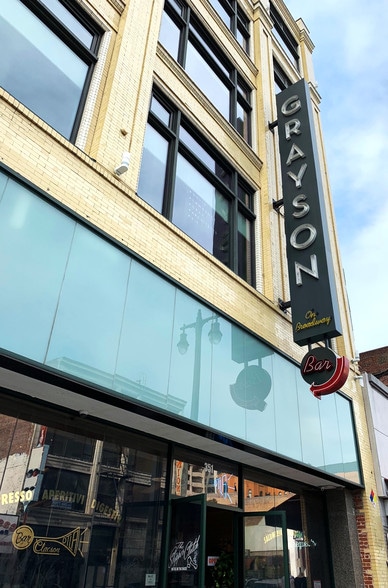 353 S Broadway, Los Angeles, CA to rent - Building Photo - Image 2 of 11