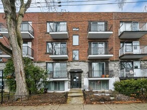 4720 Av Bourbonnière, Montréal, QC for sale Building Photo- Image 1 of 5