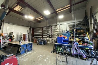 23 Yorkshire Rd, London to rent Interior Photo- Image 2 of 3