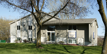 Office in Appleton, WI for sale Primary Photo- Image 1 of 1