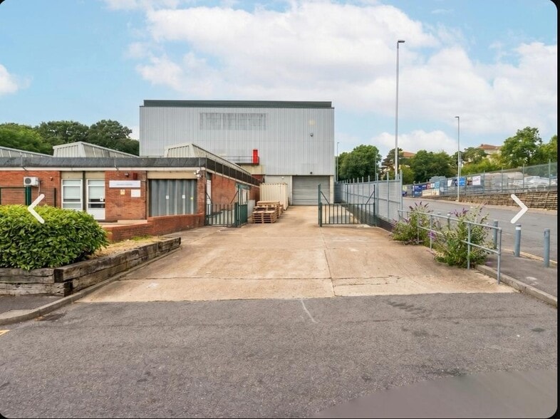 Gavam Street Bursledon Road, Southampton to rent - Building Photo - Image 2 of 4