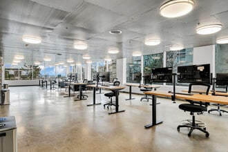 2727 Western Ave, Seattle, WA to rent Interior Photo- Image 1 of 7