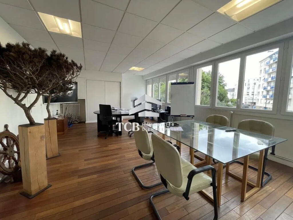 Vente Bureaux 315 m² - Photo 1