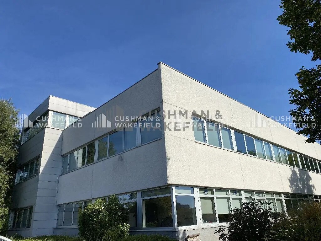 Office in Entzheim to rent Building Photo- Image 1 of 14