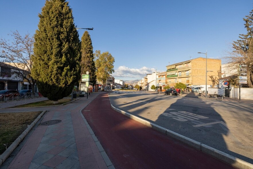 Calle Tierno Galván, 5, Armilla, Granada for sale - Building Photo - Image 2 of 26