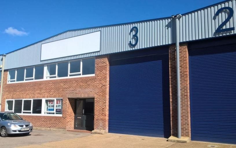Longbridge Way, Uxbridge to rent - Building Photo - Image 3 of 12