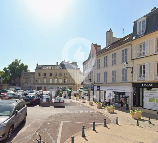 Retail in Pontoise to rent - Building Photo - Image 3 of 3