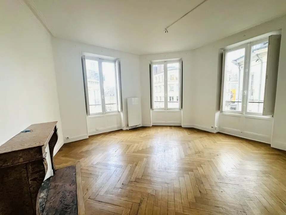 Location Bureaux 95 m² - Photo 1