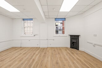90 Central St, London to rent Interior Photo- Image 2 of 14