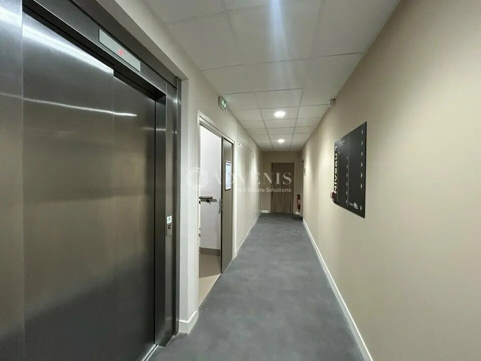 Vente Bureaux 57 m² - Photo 1