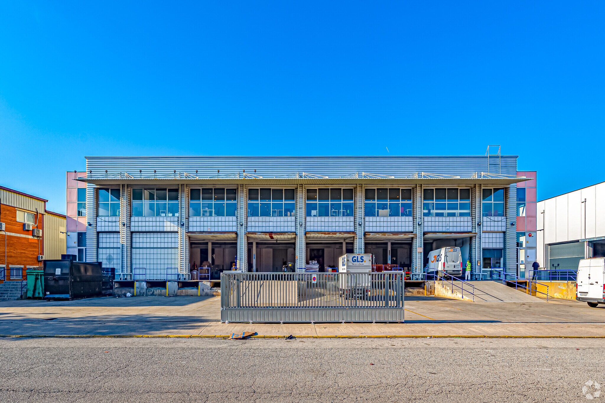 Industrial in Cornellà de Llobregat, Barcelona to rent Primary Photo- Image 1 of 10