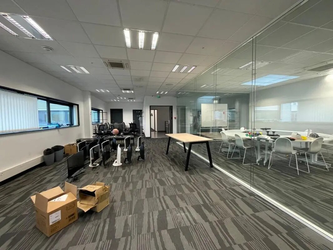 Industrial in Ivry-sur-Seine to rent Building Photo- Image 1 of 5