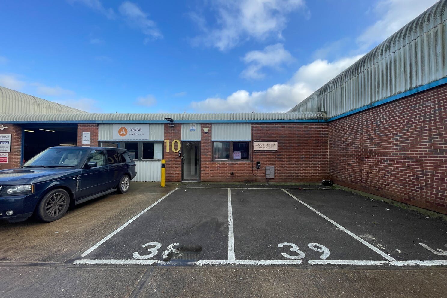 Oxford Rd, Wokingham to rent Building Photo- Image 1 of 1